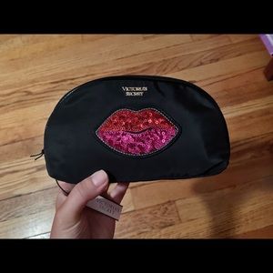 Victoria’s Secret Lips Beauty Case *new with tags*